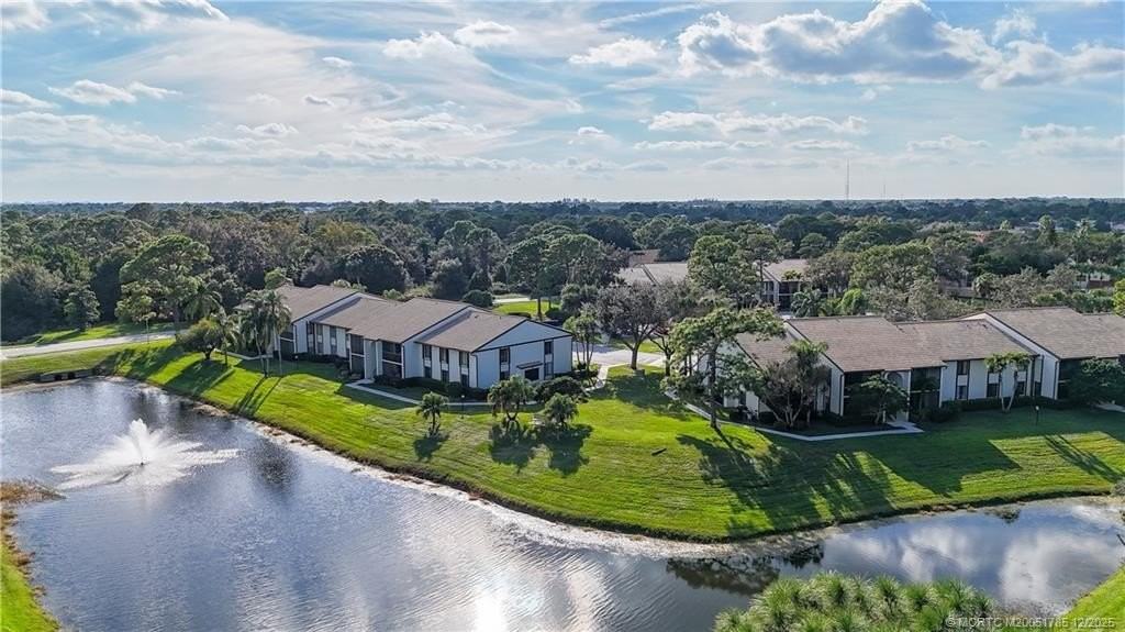 1965 Southwest Silver Pine Way #H1 - Photo 3 of 28