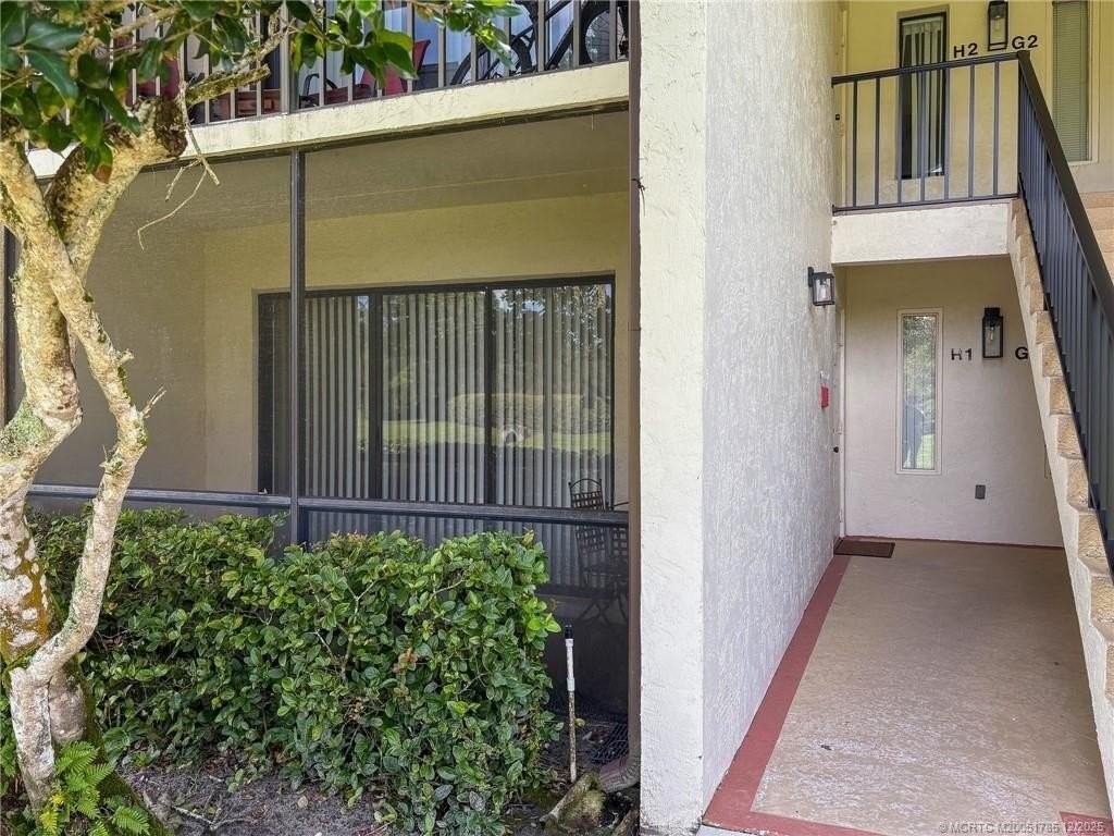 1965 Southwest Silver Pine Way #H1 - Photo 4 of 28