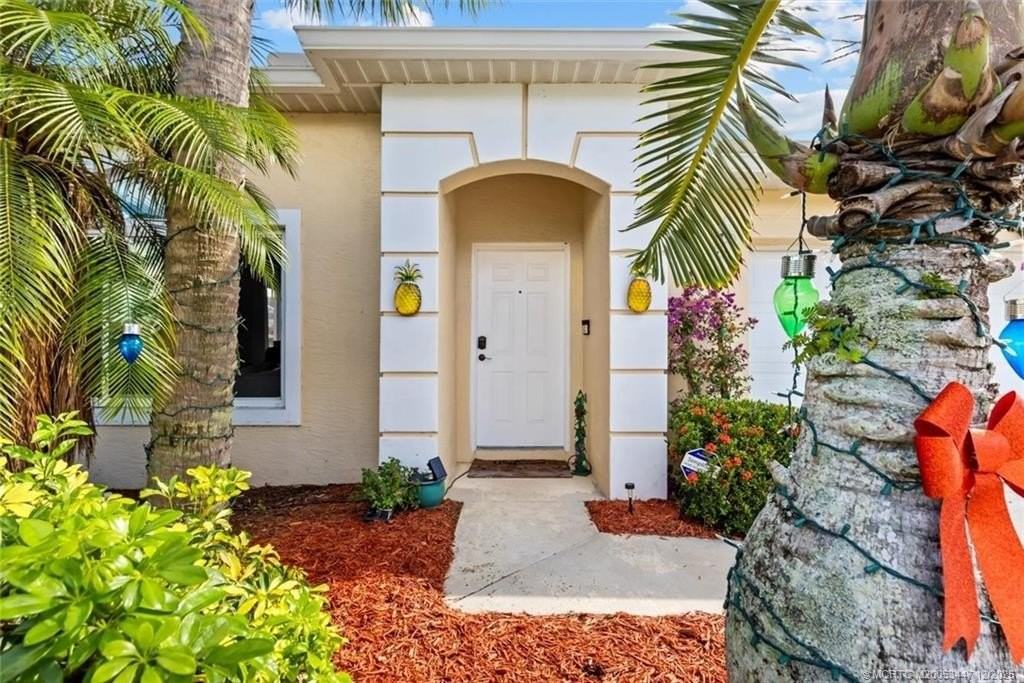 4668 Southeast Winter Haven Court - Photo 5 of 33