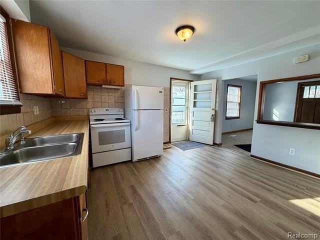 834 E Cross St - Photo 7 of 26