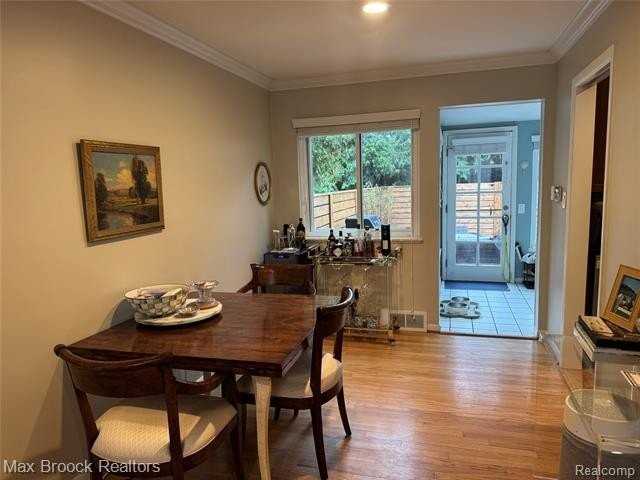 383 West Brown Street - Photo 7 of 15