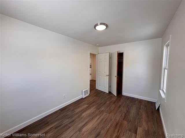 19425 Fenmore Street - Photo 4 of 10