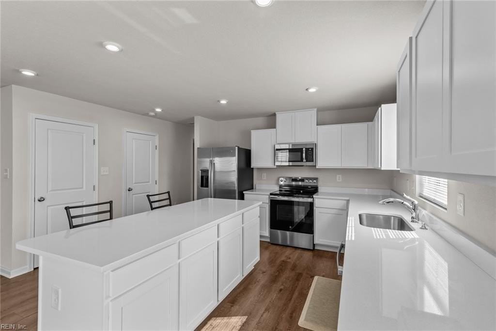 223 Monmouth St - Photo 6 of 35