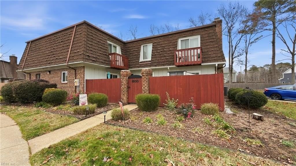 1600 Ocean Lakes Court - Photo 2 of 25