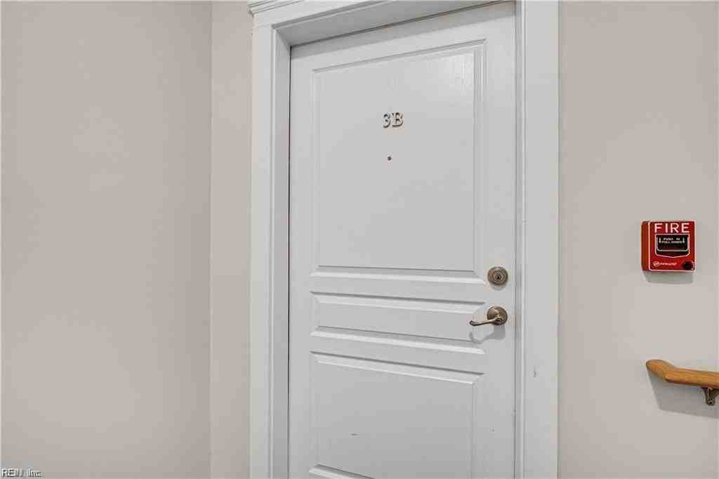 415 East Freemason Street #3B - Photo 3 of 19