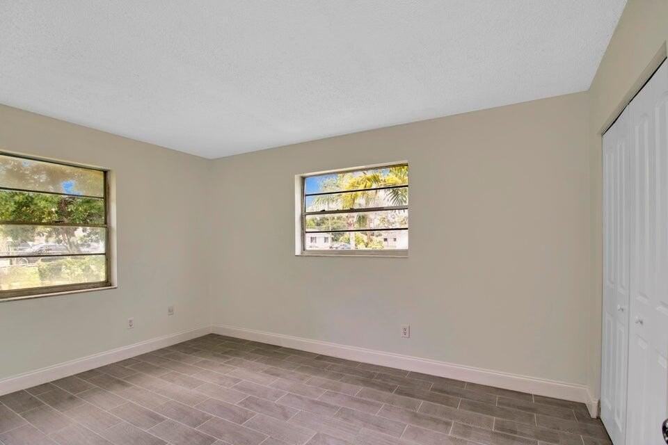 3050 Martin Avenue - Photo 4 of 6