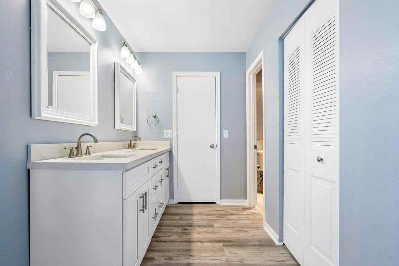 1740 Northwest 19th Terrace #204 - Photo 5 of 32