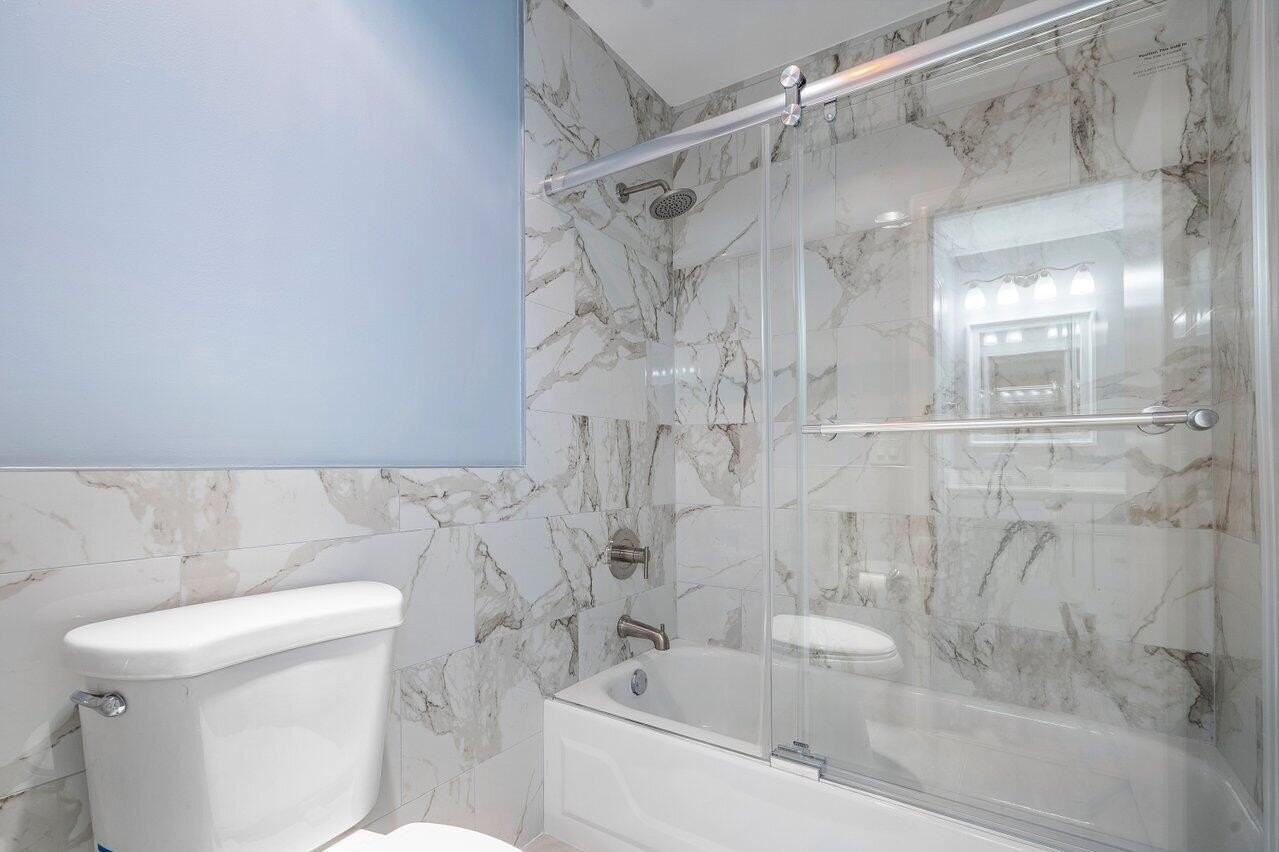 1740 Northwest 19th Terrace #204 - Photo 7 of 32