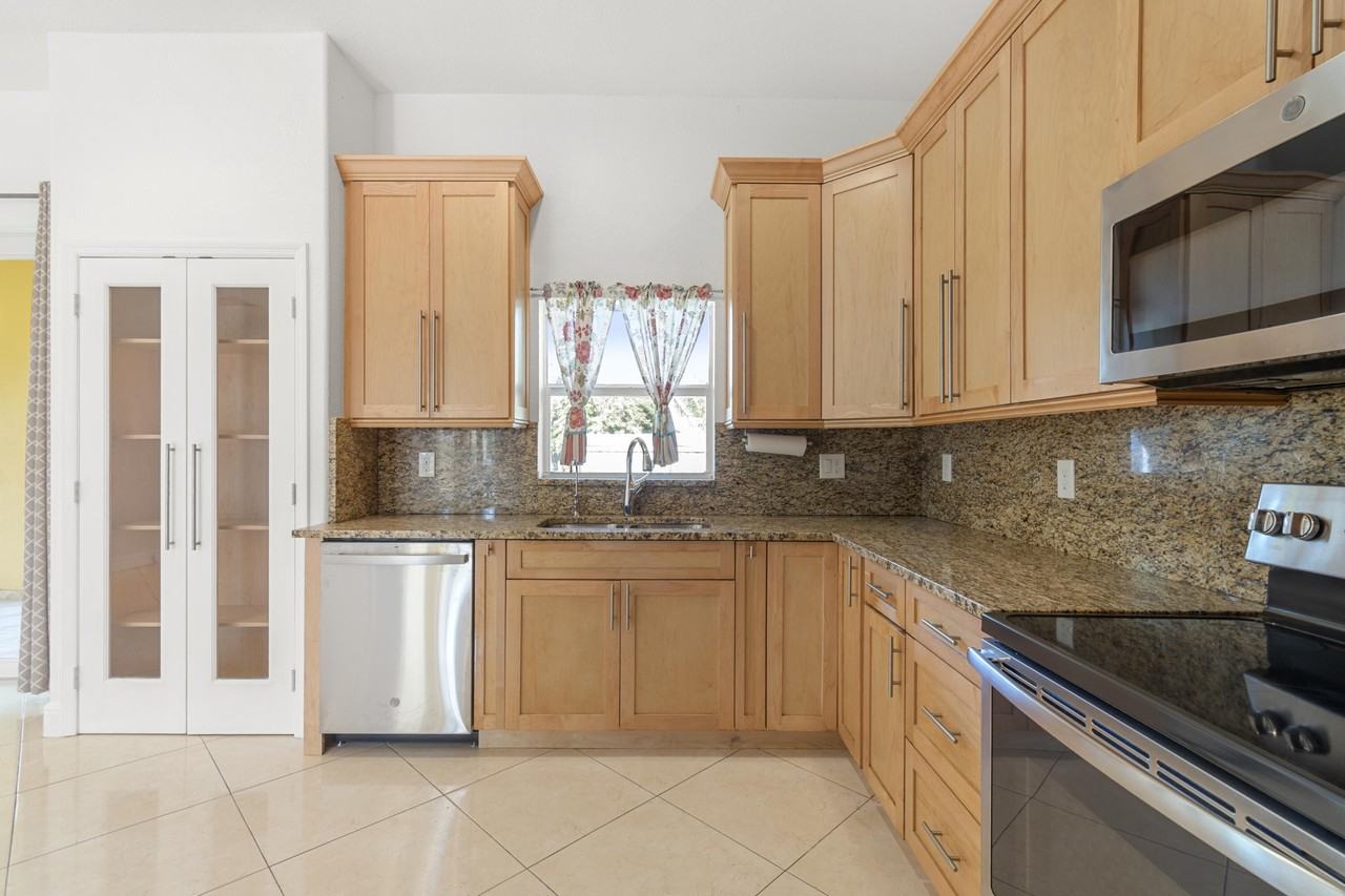 9353 Rodeo Drive - Photo 3 of 14