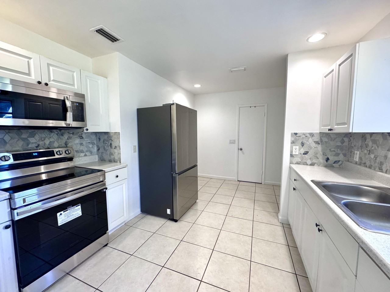 3692 Corrigan Court - Photo 3 of 10