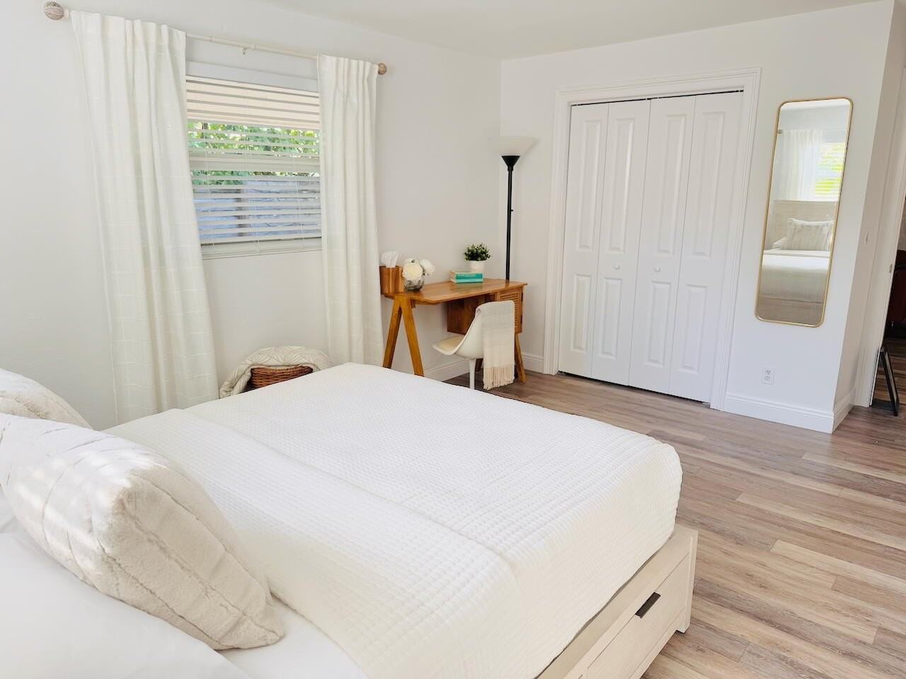 311 North Swinton Avenue - Photo 6 of 44