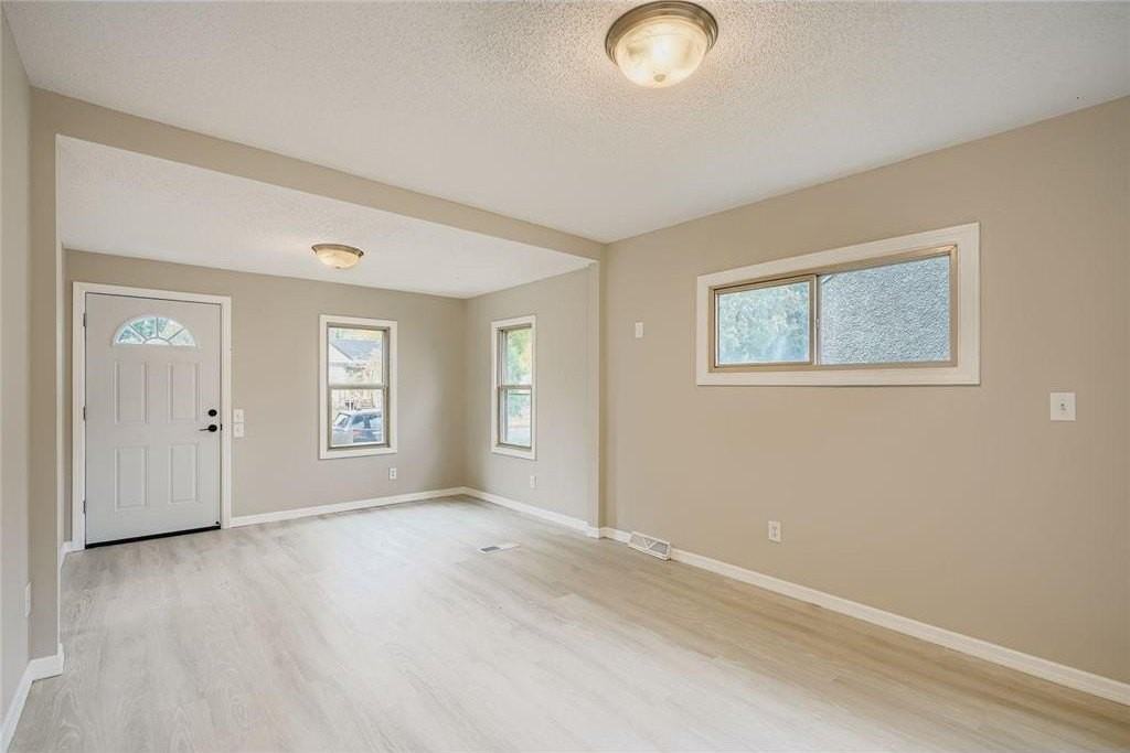 4643 North Emerson Avenue - Photo 3 of 17