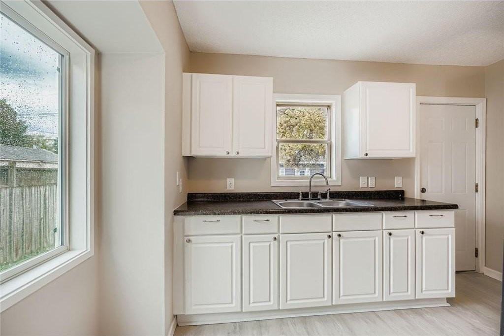 4643 North Emerson Avenue - Photo 5 of 17