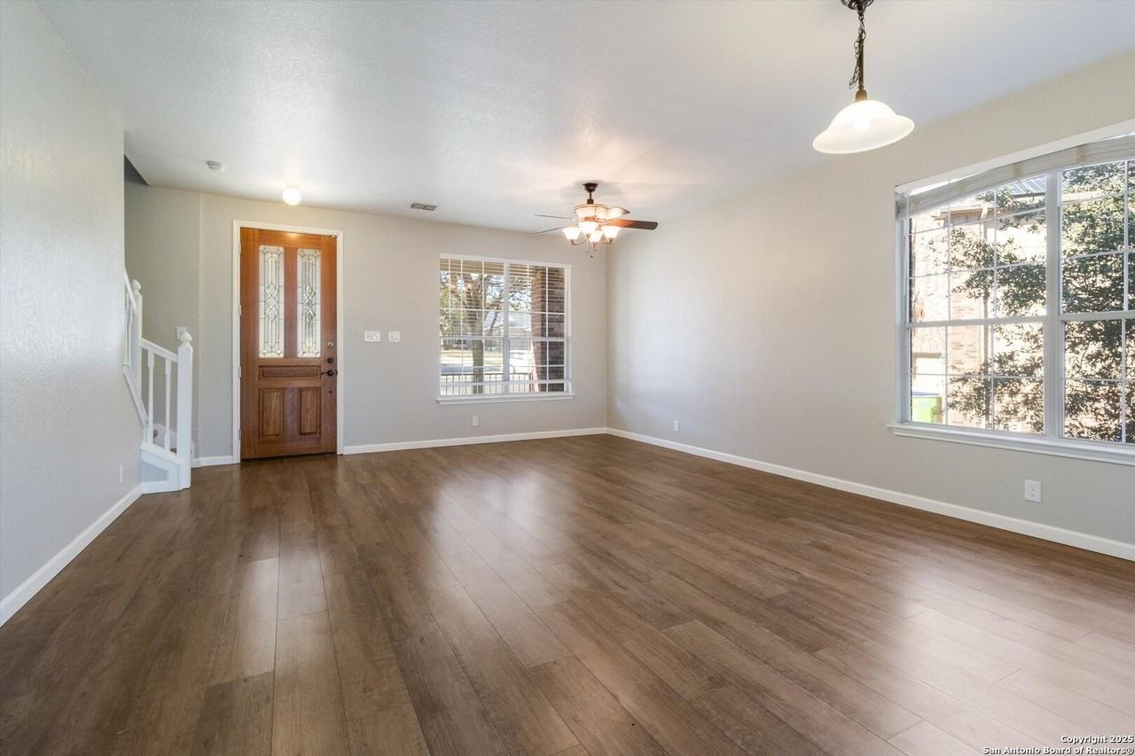 13506 Misty View - Photo 6 of 29