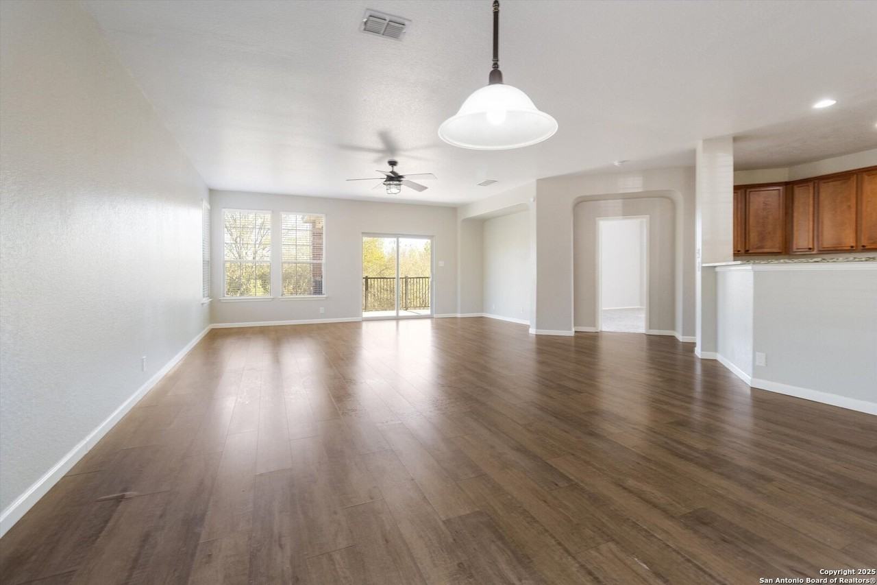 13506 Misty View - Photo 7 of 29