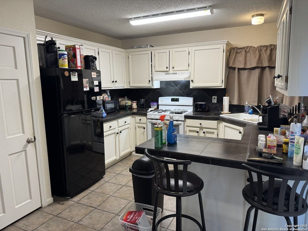 10022 Windburn Trail - Photo 4 of 17