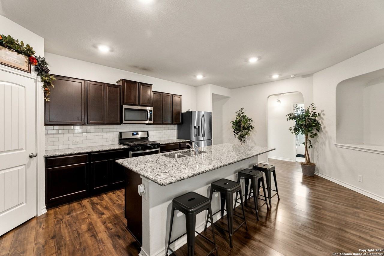 9711 Bratten Rise - Photo 5 of 19