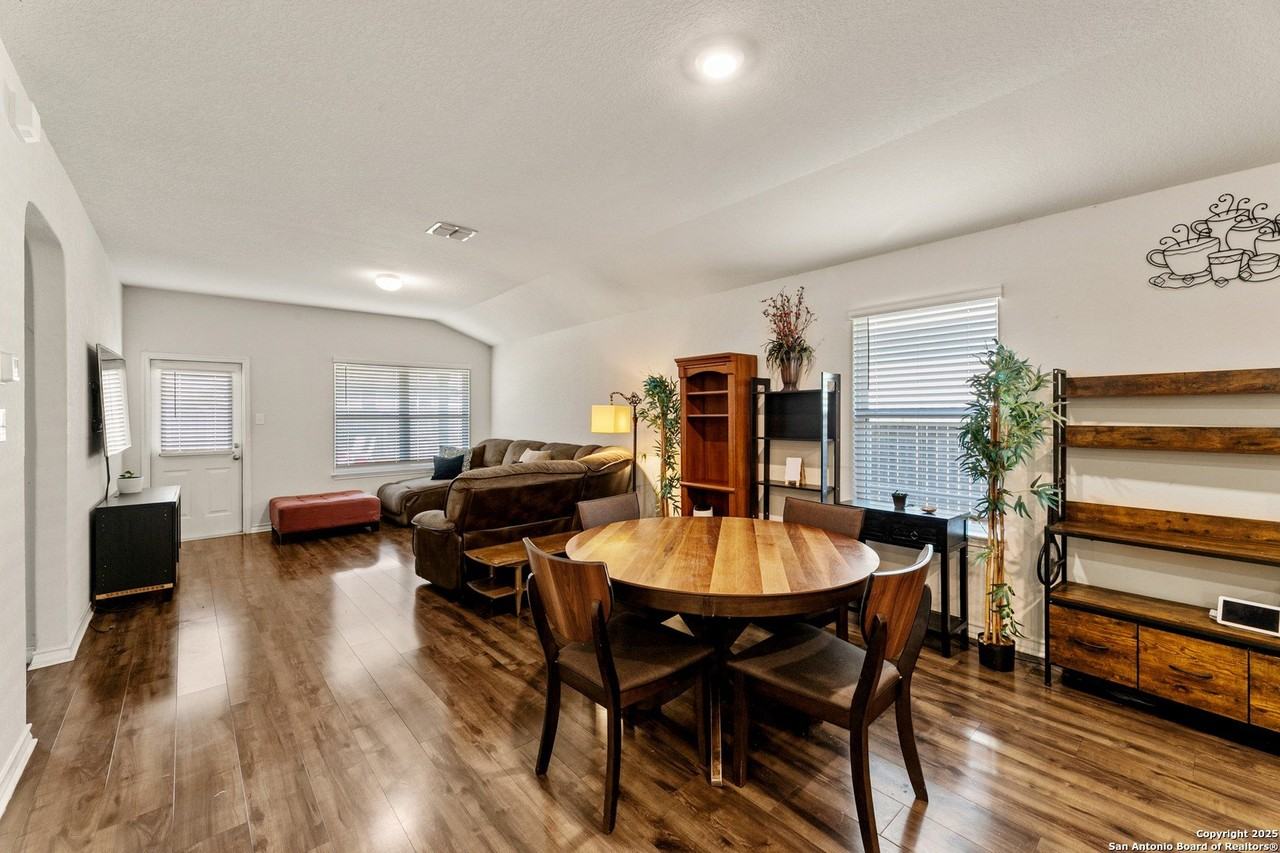 9711 Bratten Rise - Photo 6 of 19