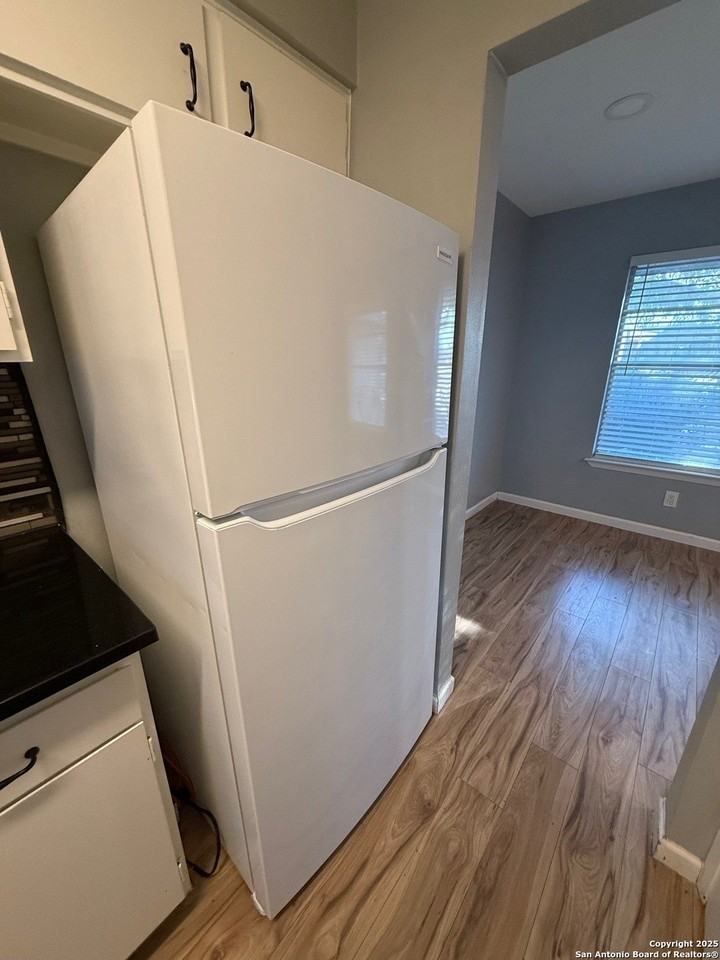 2102 Deadwood Drive - Photo 5 of 9