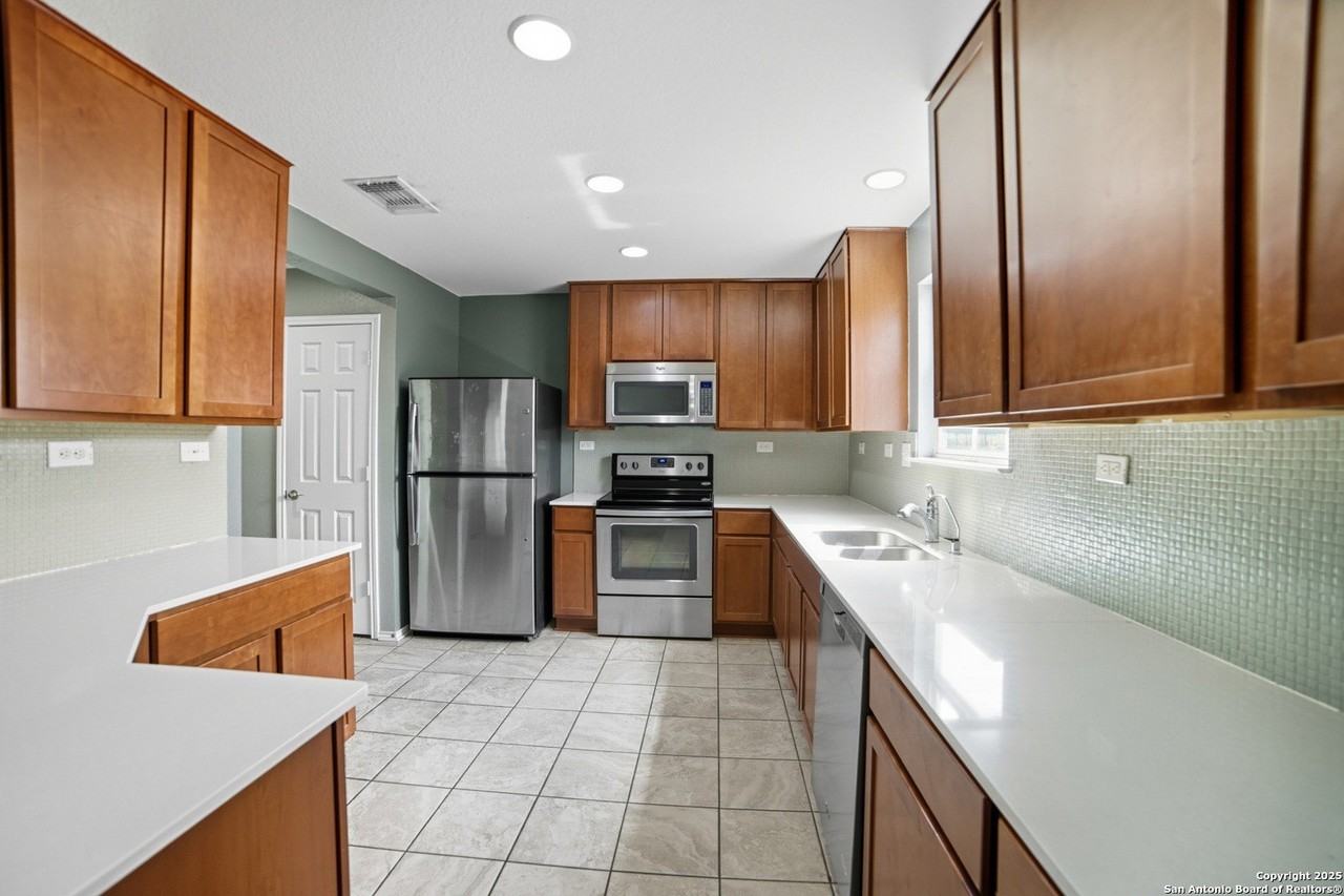 6046 Plumbago Pl - Photo 6 of 9