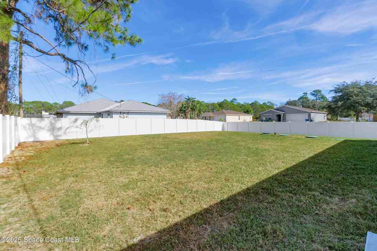 511 Trumpet St Sw - Photo 7 of 16