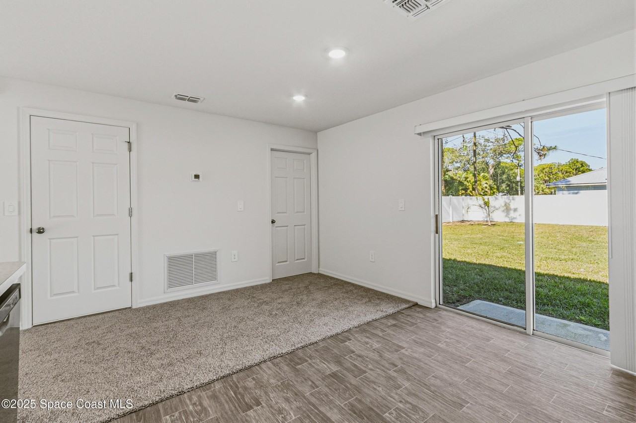 511 Trumpet St Sw - Photo 5 of 16