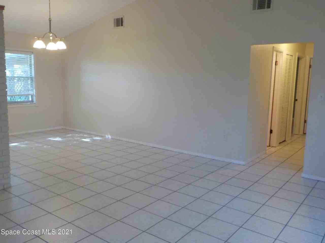 520 Avondale Road Northeast - Photo 2 of 14