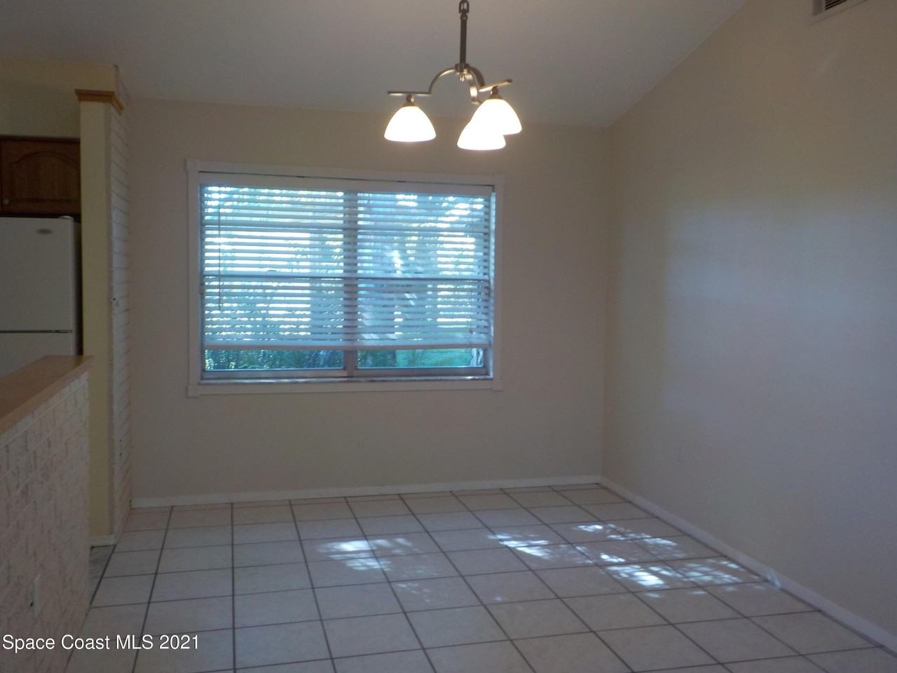 520 Avondale Road Northeast - Photo 3 of 14