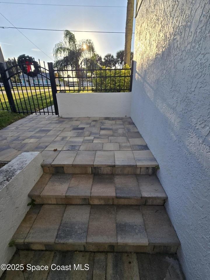 Pineapple Avenue - Photo 2 of 47