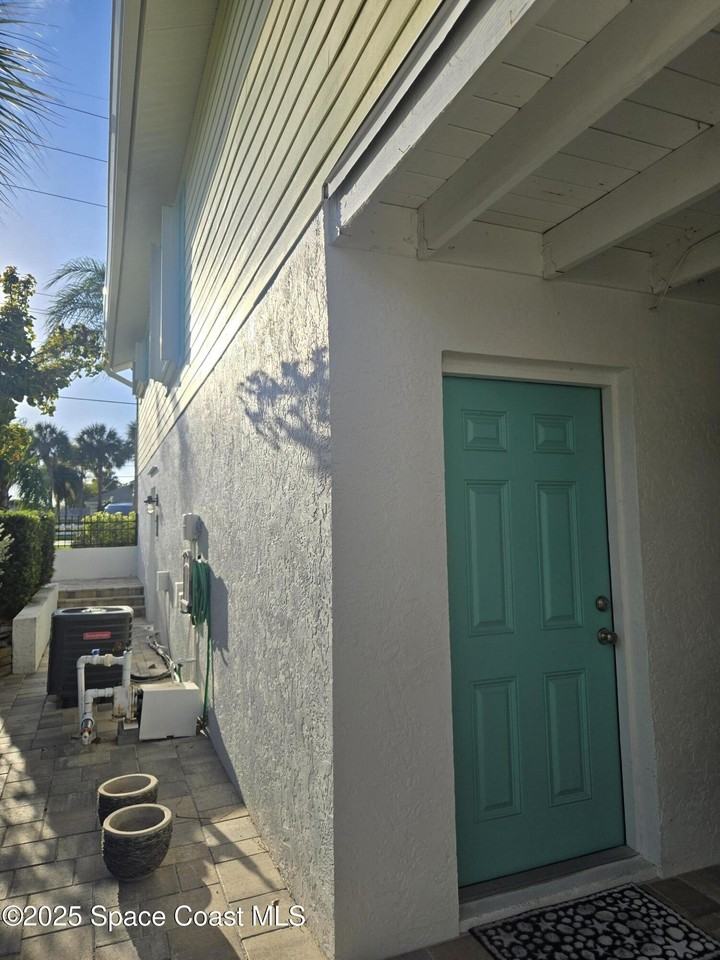 Pineapple Avenue - Photo 6 of 47