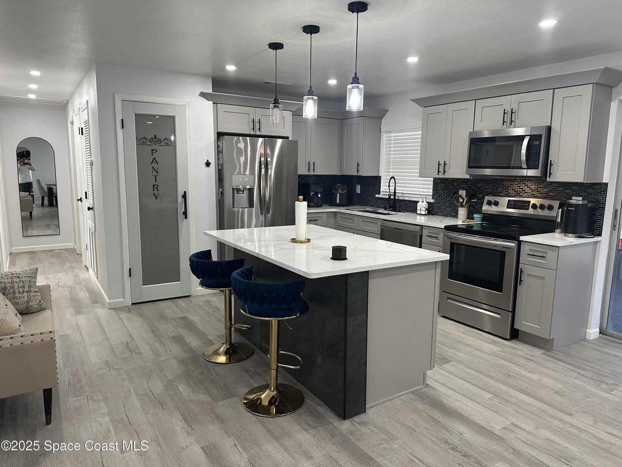 3782 Catalina Dr - Photo 4 of 17