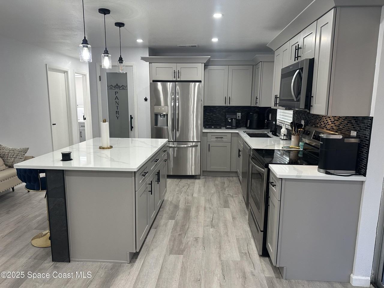 3782 Catalina Dr - Photo 6 of 17