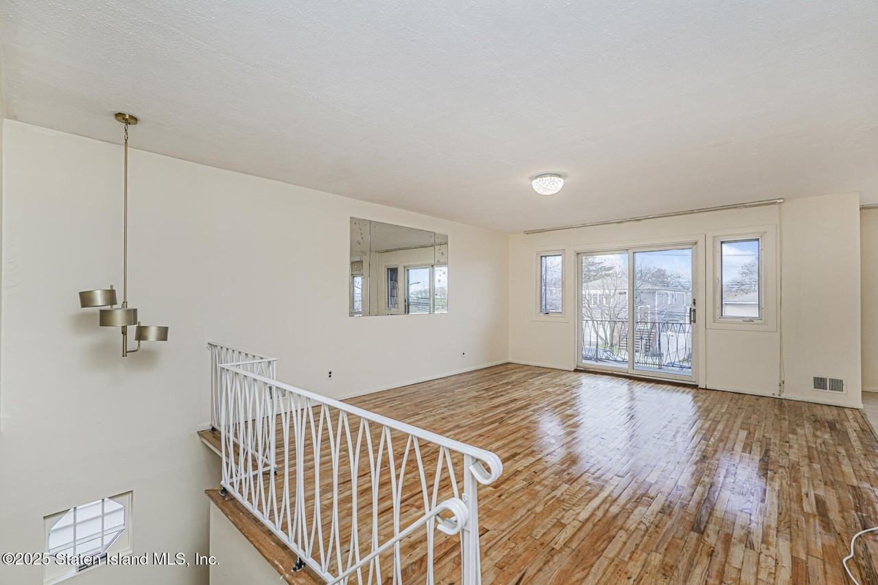 219 South Mann Avenue - Photo 2 of 15