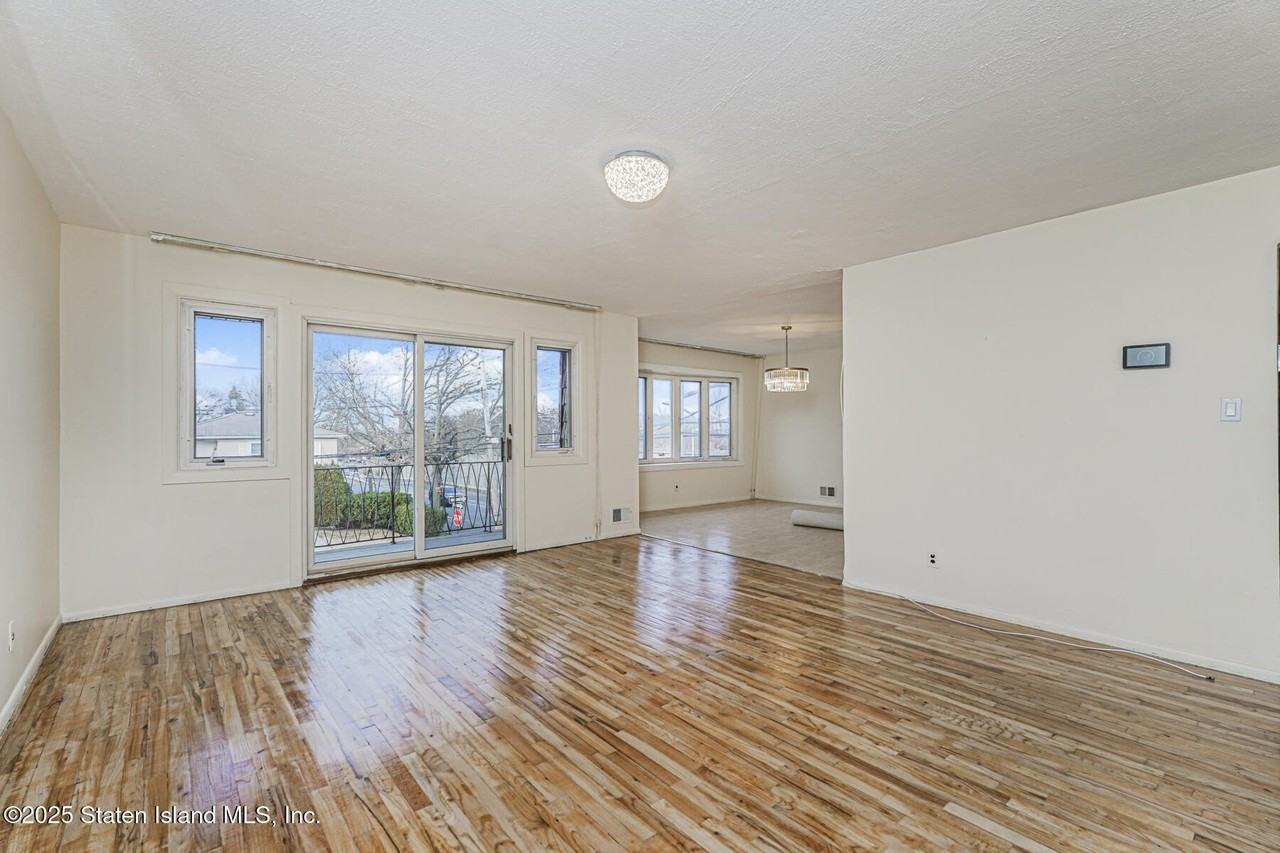 219 South Mann Avenue - Photo 3 of 15