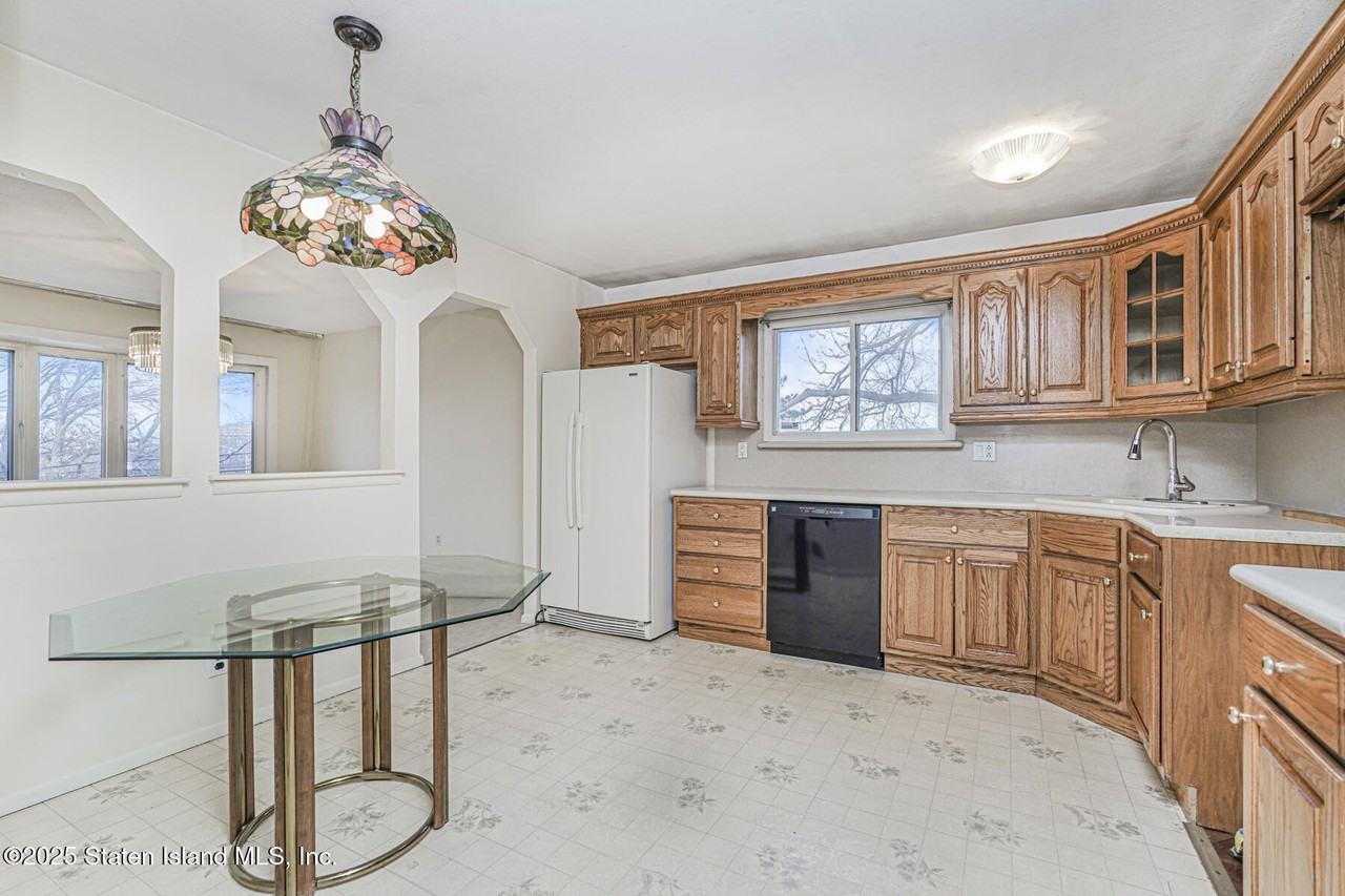 219 South Mann Avenue - Photo 6 of 15