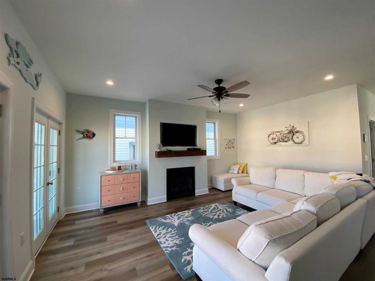 118 New Haven Avenue - Photo 3 of 23