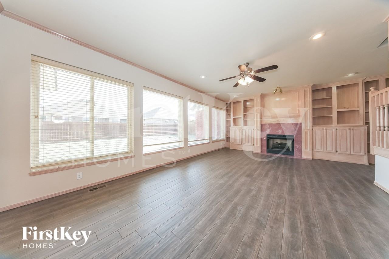 1216 Pine Vly - Photo 2 of 19