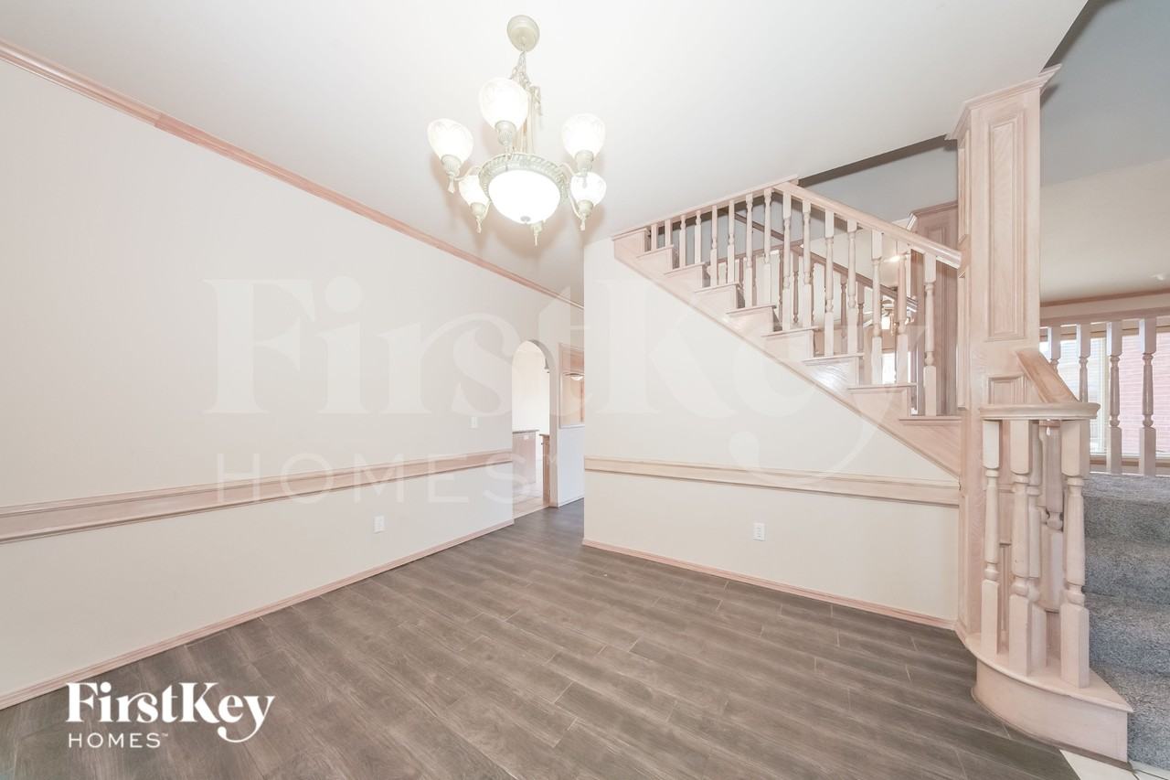 1216 Pine Vly - Photo 5 of 19