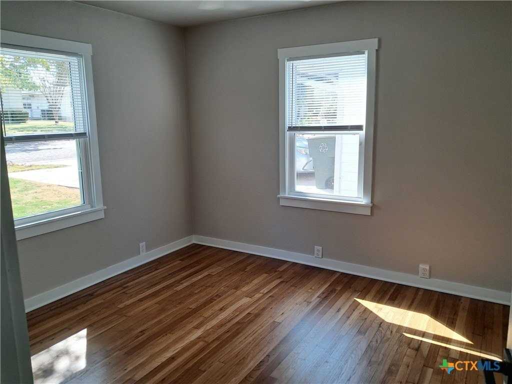 1706 South 41st Street - Photo 5 of 11