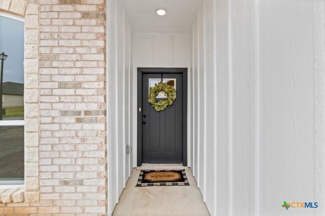 6019 Catania Drive - Photo 2 of 33