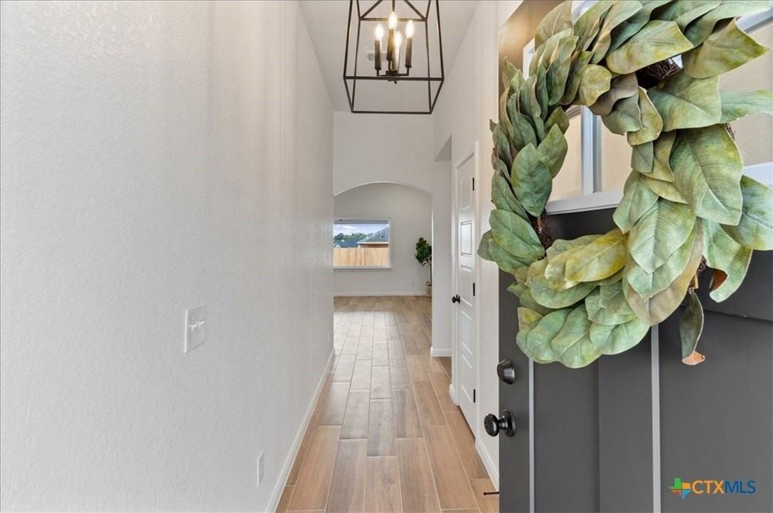 6019 Catania Drive - Photo 3 of 33