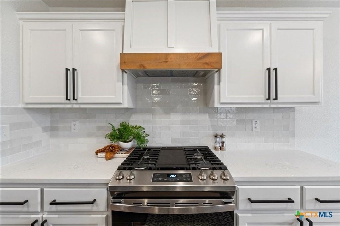 6019 Catania Drive - Photo 7 of 33