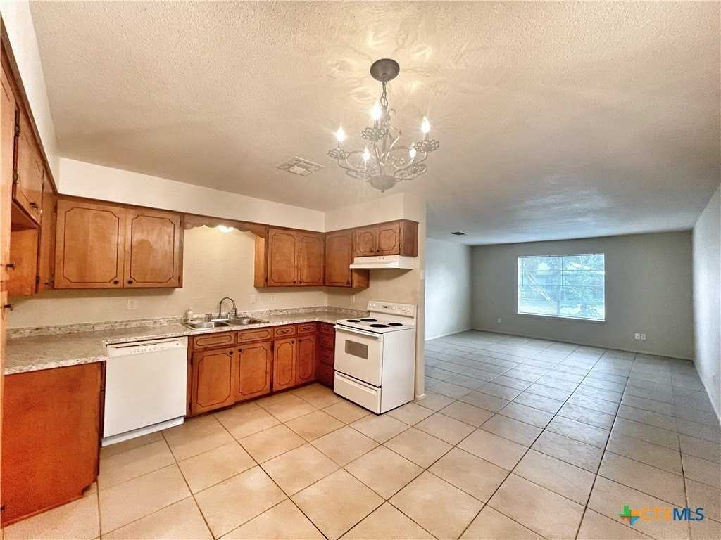 1792 Kuehler Ave - Photo 3 of 20