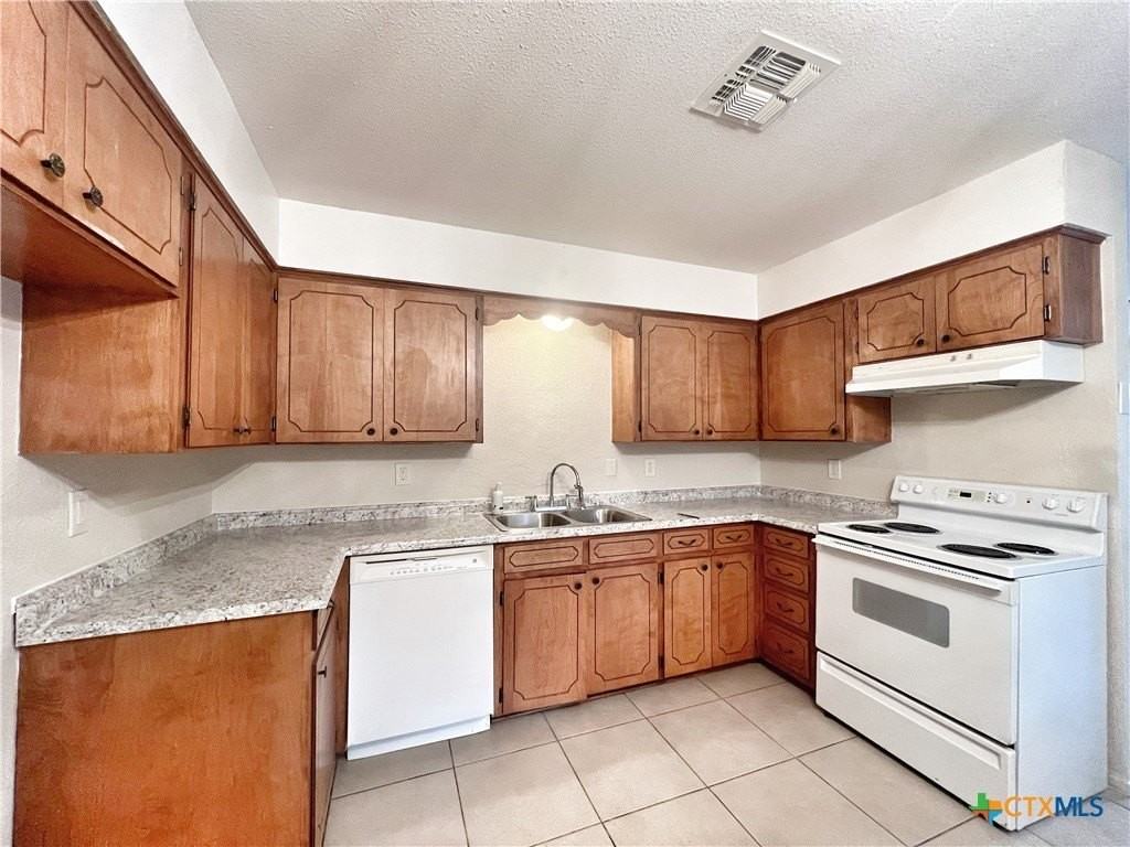 1792 Kuehler Ave - Photo 4 of 20