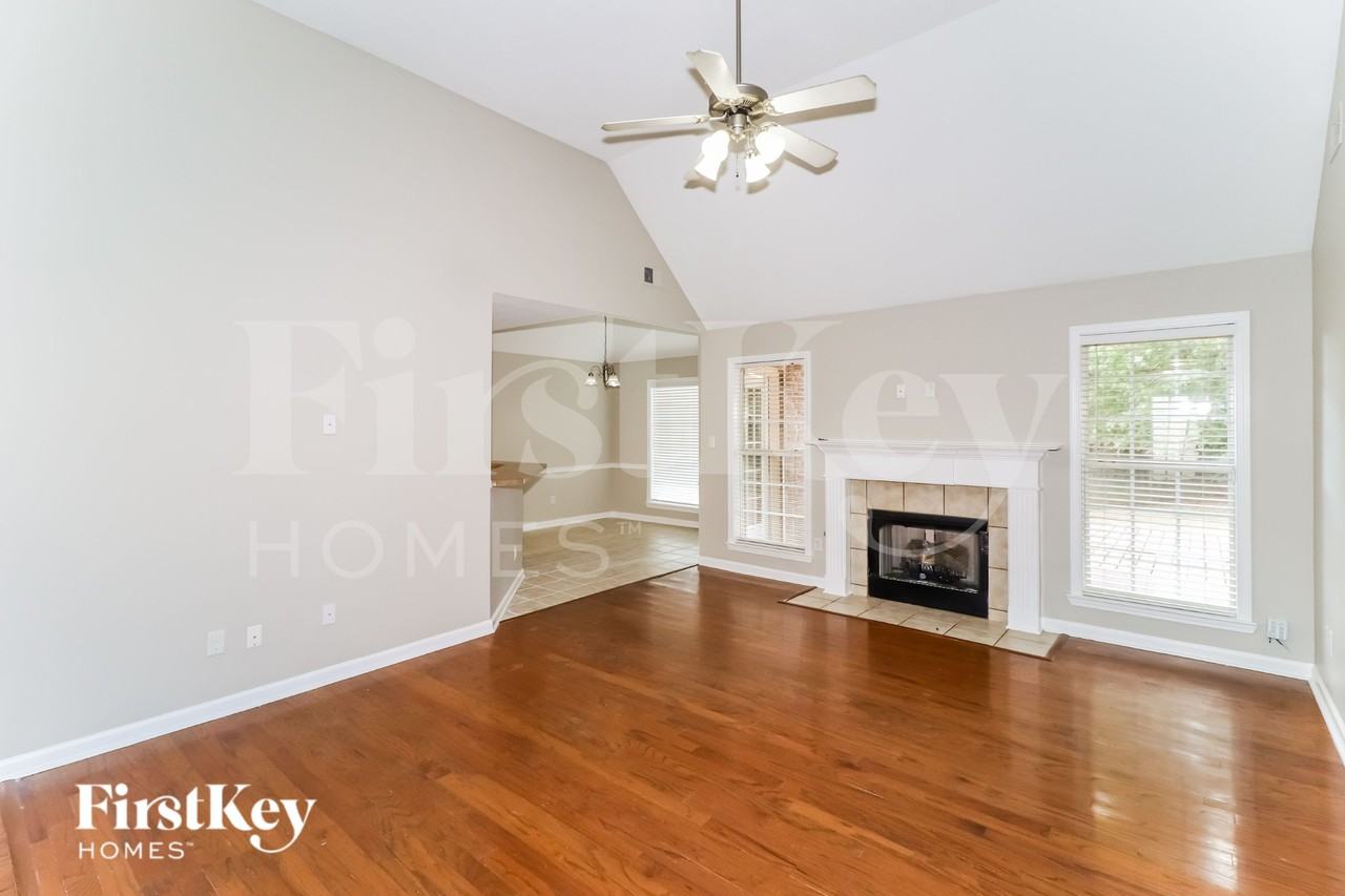 5155 Zachary Run Cove - Photo 3 of 15