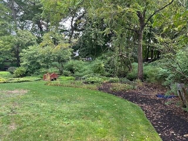 14 Rip Van Winkle Circle - Photo 3 of 27