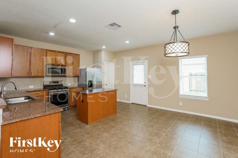 3 Garden Ridge Ct - Photo 5 of 15