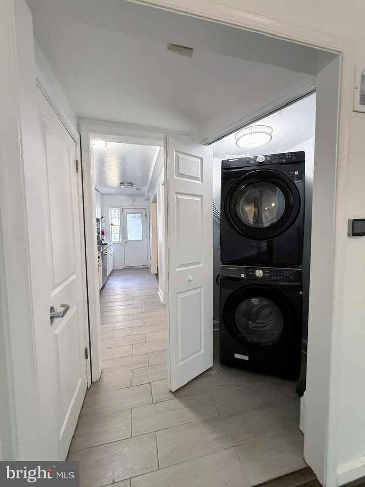 1714 E Street Northeast - Photo 6 of 30