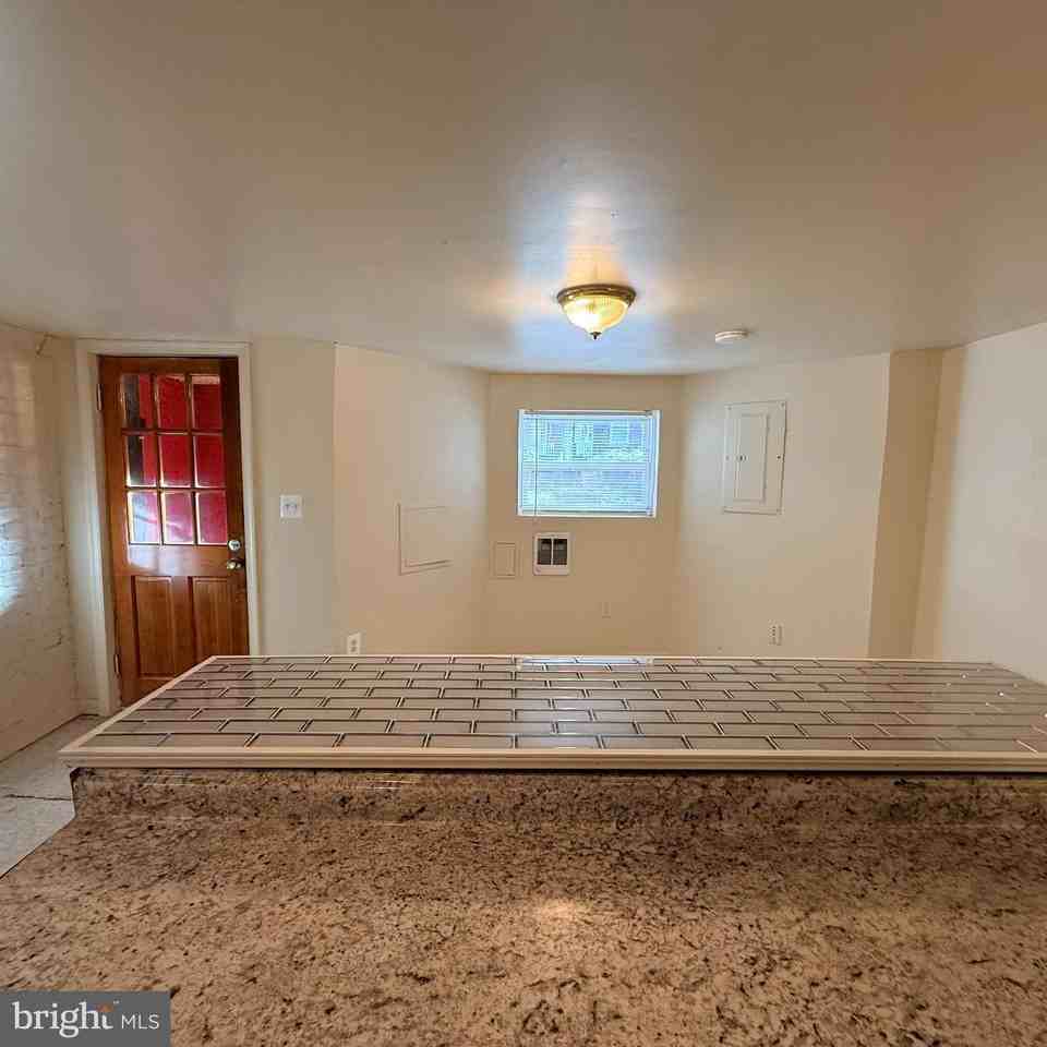 33 Randolph Place Northwest #B - Photo 4 of 23