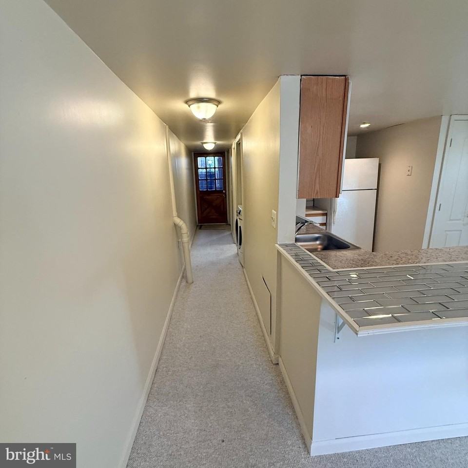 33 Randolph Place Northwest #B - Photo 5 of 23